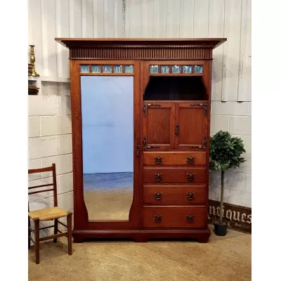 Antike Arts & crafts Gaderobe aus massivem Eichenholz ca. 1890