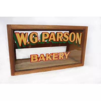 Antiker Schrank von der Bäckerei "W.G.Parson"