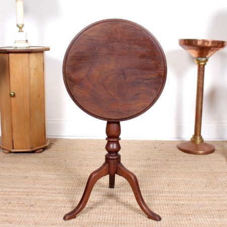 Antiker Beistelltisch/Occassional Table aus Eiche Massivholz 1880