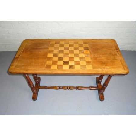 Antiker viktorianischer Walnuss-Spieltisch