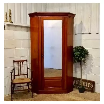 Antiker Eckschrank aus Mahagoni um 1880