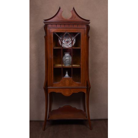 Antike Inlaid sheridan revival  Vitrine aus Mahagoni