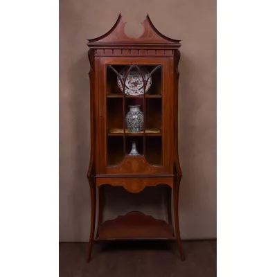 Antike Inlaid sheridan revival  Vitrine aus Mahagoni