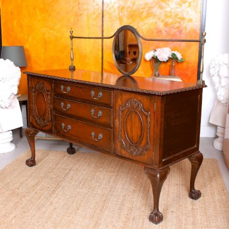 Antikes geschnitztes Mahagoni-Sideboard 