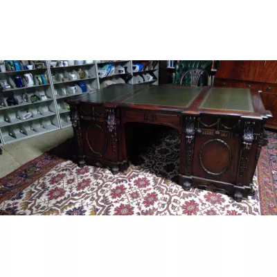 Sehr großer Chippendale Revival Partners Desk, Mahagoni, ca. 1940