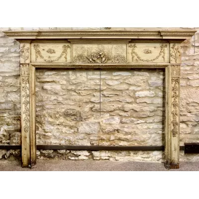 Antike Kaminumrandung mit sehr schönem Gesso Relief, ca. 1810