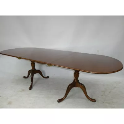 Georgian Style twin pillar table aus massivem Mahagoni 1920