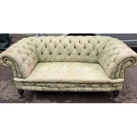 Chesterfield-Sofa aus dem 19. Jahrhundert mit geknöpfter Rückenlehne