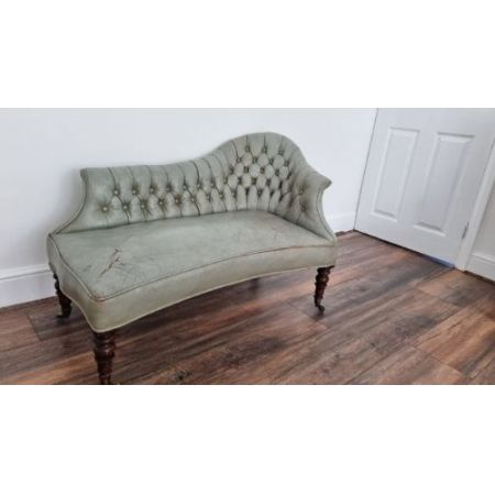 Minature Chaise Longue mit grauem Lederbezug victorian