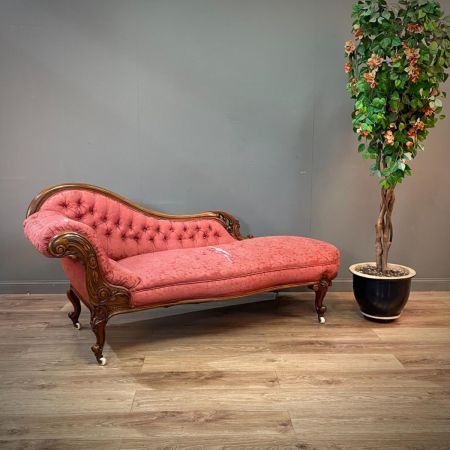 Antike Chaise Longue mit massivem Nussholzrahmen victorian