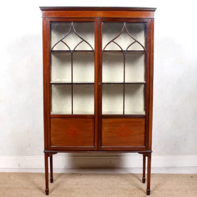 Antike Vitrine mit feinen Intarsien, Mahagoni, ca. 1900