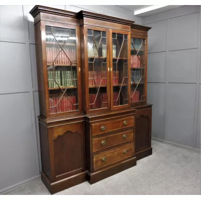Großer Edwardianischer Bücherschrank