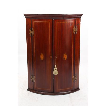 georgian mahogany bow front corner cupboard ca. 1800 Jh.