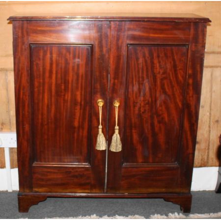 mahogany bookcase ca. 19 Jh.