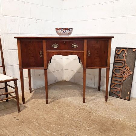 Antikes edwardianisches Sideboard mit Bow Front aus Mahagoni  c1900