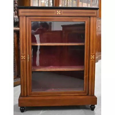 Antiker viktorianischer Pier-Schrank