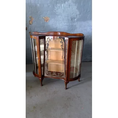 Art Deco Vitrine aus Nussbaumholz