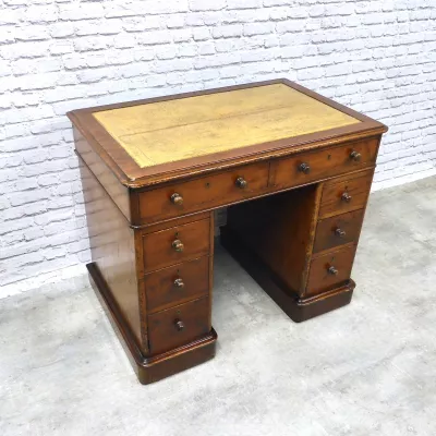 Viktorianischer Mahagoni Pedestal Desk