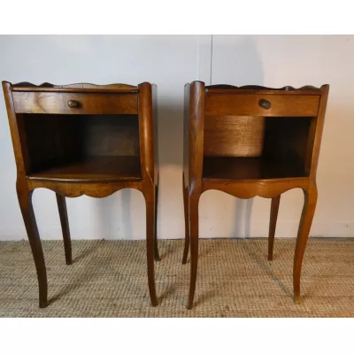 Antikes englisches Bedside Cabinet Paar aus massiver Eiche