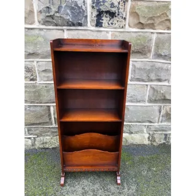 Antikes Bücherregal aus Massivholz