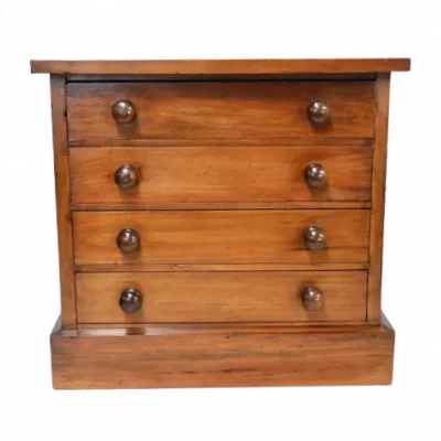 Massivholz Kommode aus Eibe ,,Emil"  Collectors chest