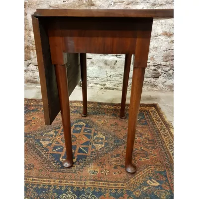 Gateleg-Tisch aus georgischem Mahagoni mit einseitigem Drop-Leaf