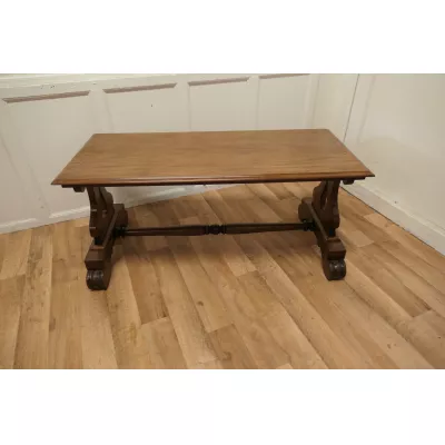 Couchtisch / Coffee Table aus Nussbaumholz