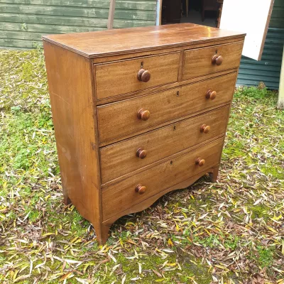 Antiker Regency Mahagoni Kommodenschrank aus Massivholz