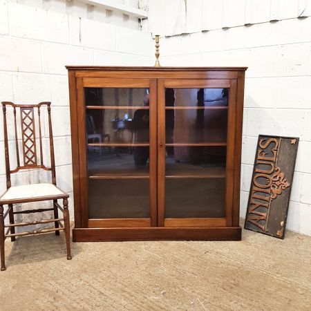 Antiker spätviktorianischer Mahagoni-Vitrinenschrank / glazed bookcase