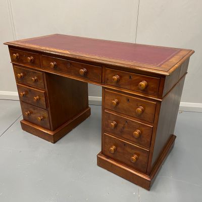 Antiker Viktorianischer Schreibtisch / pedestal desk aus Mahagoni