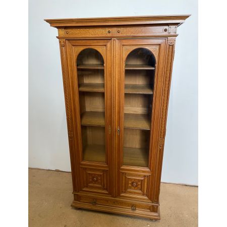 Hochwertiges französisches Bücherregal / Vitrine aus Nussbaum