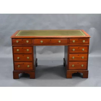 Antiker viktorianischer Schreibtisch / pedestal desk aus Mahagoni