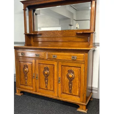 Sideboard aus heller Eiche mit Spiegelrückseite
