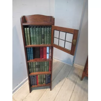 Kleines offenes Bücherregal aus Eiche