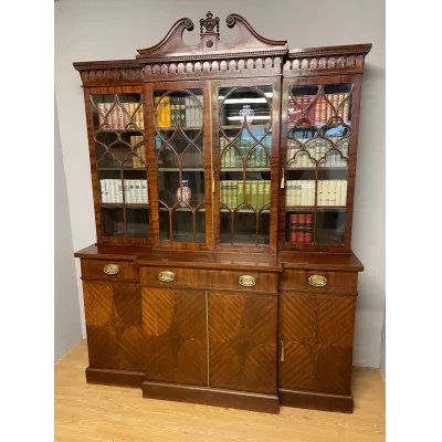 Hochwertige Edwardianische Breakfront-Bibliothek – Eleganz & Funktionalität