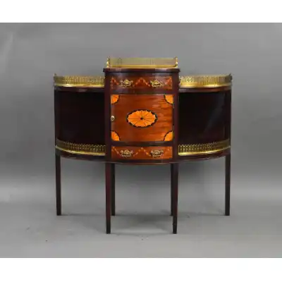 Elegantes Edwardianisches Mahagoni-Sideboard mit Intarsien & Messinggalerie (ca. 1901-1910)