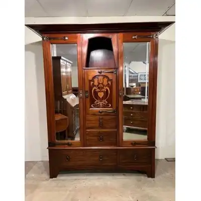 Art Nouveau Mahagoni-Kleiderschrank 