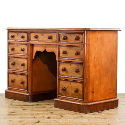 Ein klassischer Mahagoni-Schreibtisch aus der Edwardianischen Ära