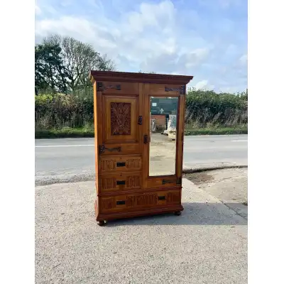 Antiker Eich-Kleiderschrank
