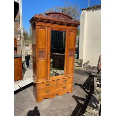 Kleiderschrank Antik