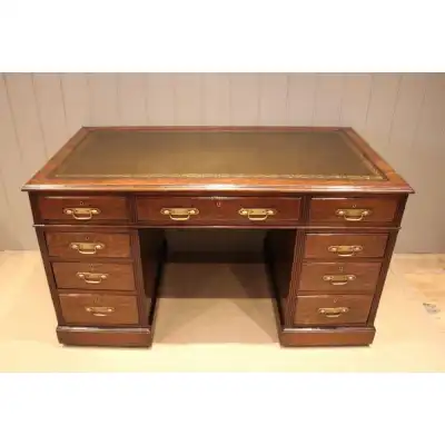 Antiker Pedestal-Schreibtisch