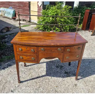 Late Georgian Mahagoni Sideboard – Antik um 1800 mit versteckter Schublade
