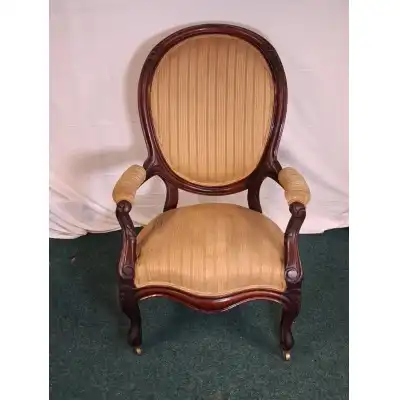 Polsterstuhl – Accent Chair mit originalen Messingrollen