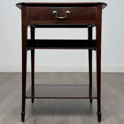 Antiker Beistelltisch