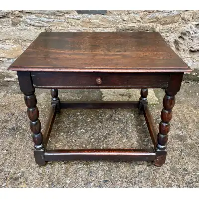 Kleiner Beistelltisch Antik