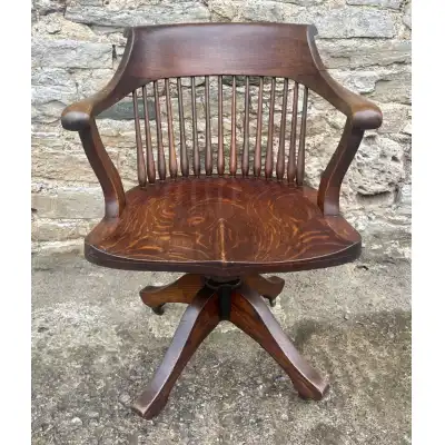 Drehbarer Schreibtischstuhl antik aus Eiche