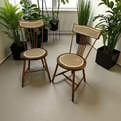 Antikes Stuhl-Paar für Schlafzimmer (ca. 1920)