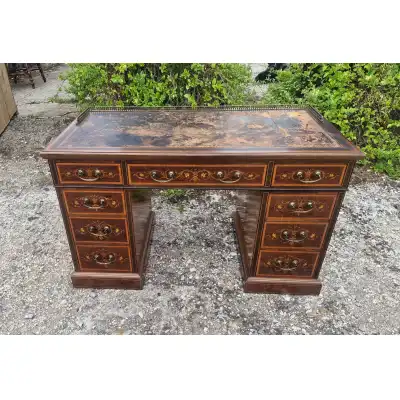 Antiker Kneehole Pedestal Schreibtisch - Desk mit Intarsien