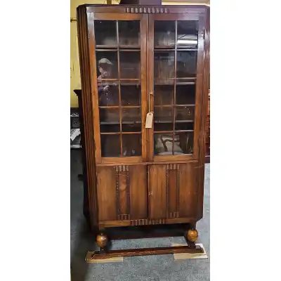 Art Déco Vitrinenschrank aus massiver Eiche