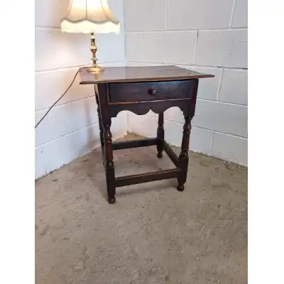 Antiker Eichen Beistelltisch aus dem späten 17. Jahrhundert